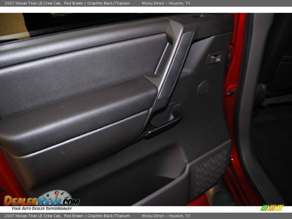 2007 Nissan Titan LE Crew Cab Red Brawn / Graphite Black/Titanium Photo #13