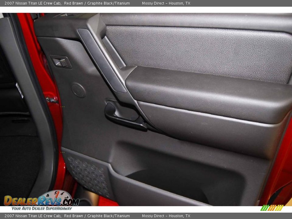 2007 Nissan Titan LE Crew Cab Red Brawn / Graphite Black/Titanium Photo #15
