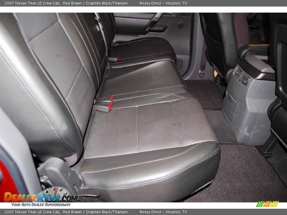 2007 Nissan Titan LE Crew Cab Red Brawn / Graphite Black/Titanium Photo #16