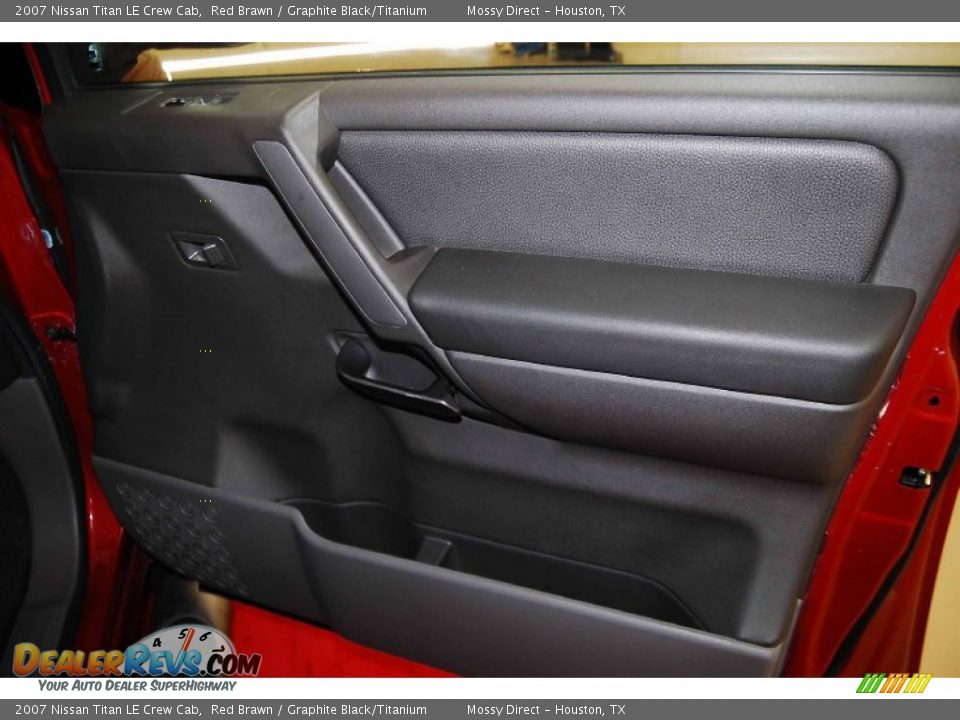 2007 Nissan Titan LE Crew Cab Red Brawn / Graphite Black/Titanium Photo #17