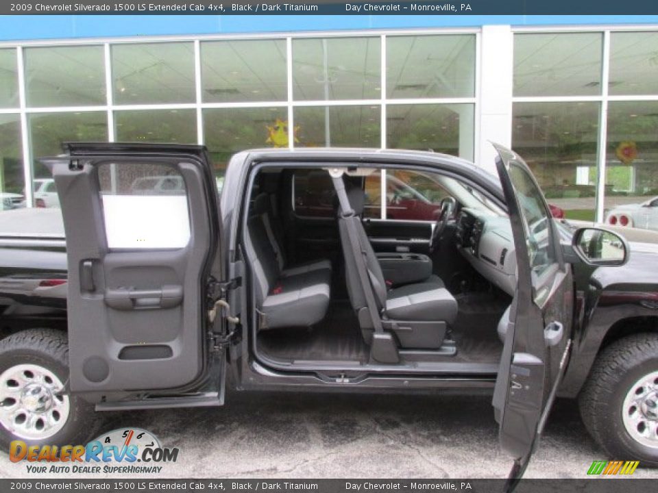 2009 Chevrolet Silverado 1500 LS Extended Cab 4x4 Black / Dark Titanium Photo #9