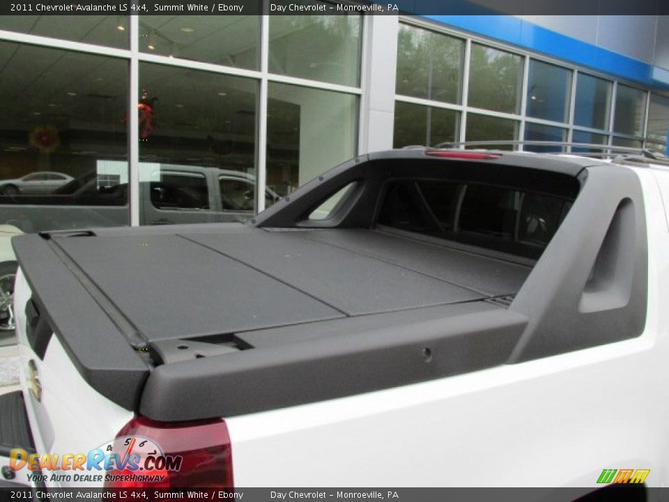 2011 Chevrolet Avalanche LS 4x4 Summit White / Ebony Photo #9