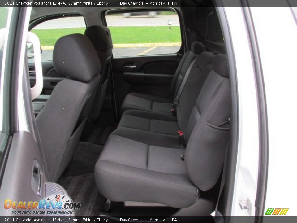 2011 Chevrolet Avalanche LS 4x4 Summit White / Ebony Photo #17