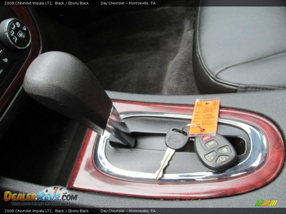 2008 Chevrolet Impala LTZ Black / Ebony Black Photo #17