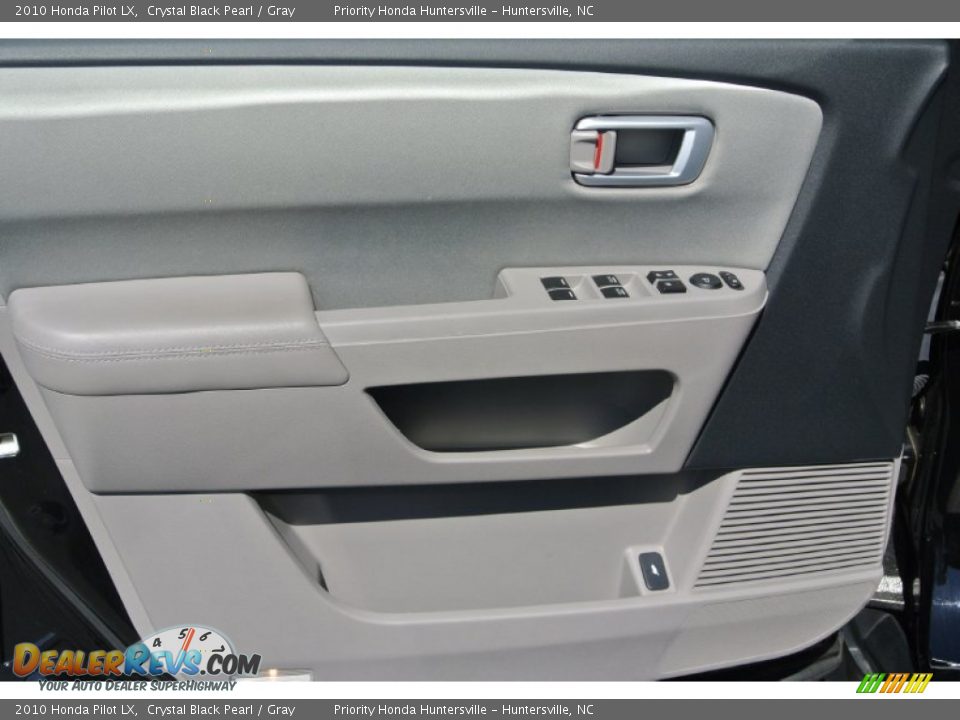 2010 Honda Pilot LX Crystal Black Pearl / Gray Photo #10
