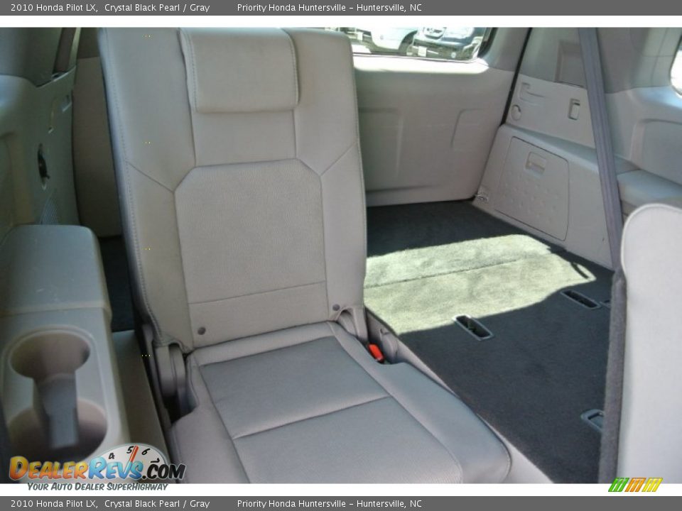 2010 Honda Pilot LX Crystal Black Pearl / Gray Photo #18