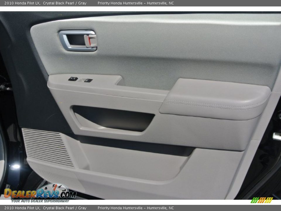 2010 Honda Pilot LX Crystal Black Pearl / Gray Photo #21