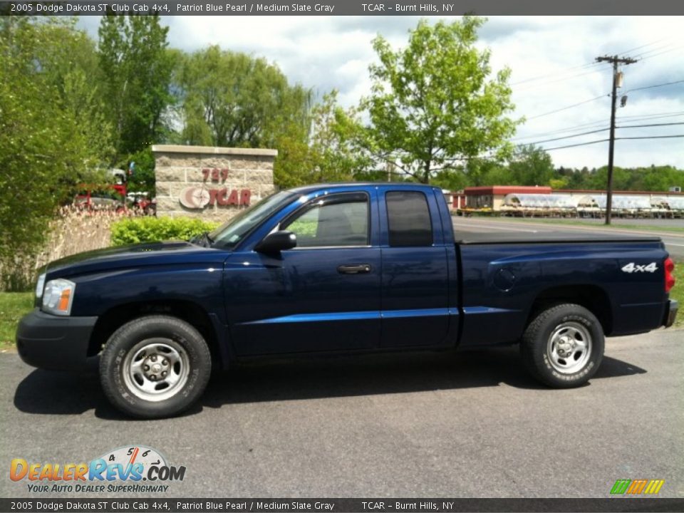 2005 Dodge Dakota ST Club Cab 4x4 Patriot Blue Pearl / Medium Slate Gray Photo #1