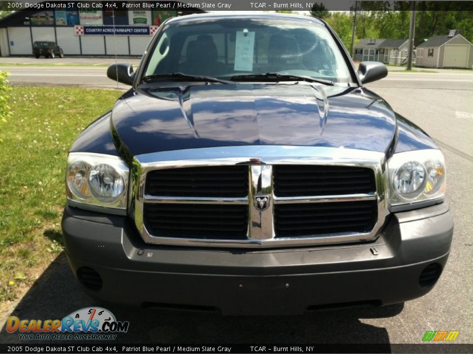 2005 Dodge Dakota ST Club Cab 4x4 Patriot Blue Pearl / Medium Slate Gray Photo #3