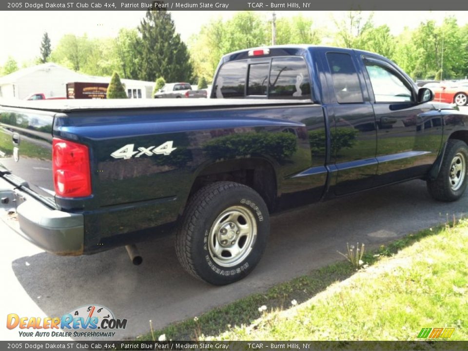 2005 Dodge Dakota ST Club Cab 4x4 Patriot Blue Pearl / Medium Slate Gray Photo #5