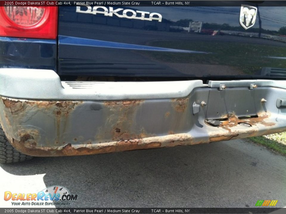 2005 Dodge Dakota ST Club Cab 4x4 Patriot Blue Pearl / Medium Slate Gray Photo #7