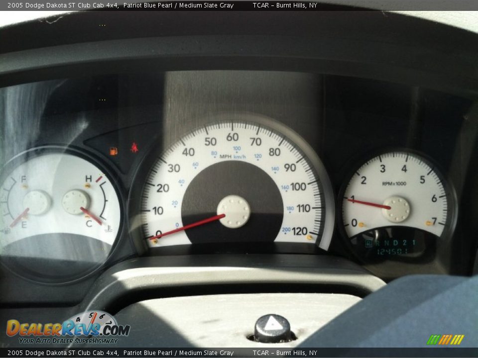 2005 Dodge Dakota ST Club Cab 4x4 Patriot Blue Pearl / Medium Slate Gray Photo #12