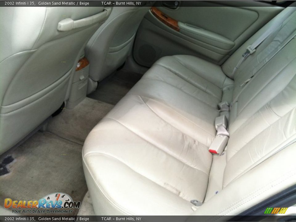 Rear Seat of 2002 Infiniti I 35 Photo #10