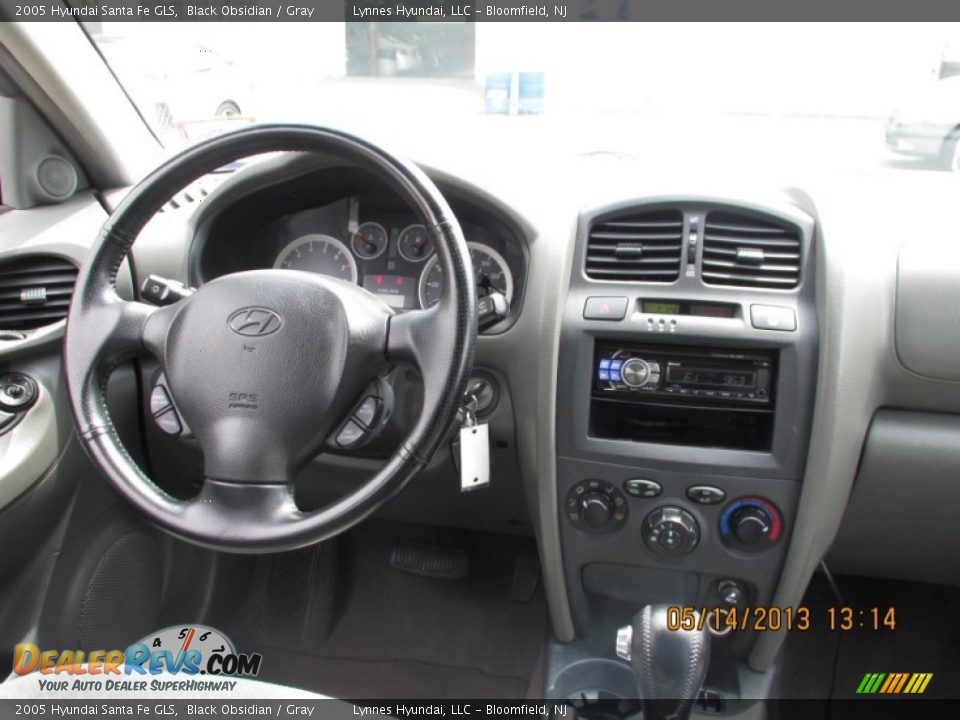 2005 Hyundai Santa Fe GLS Black Obsidian / Gray Photo #9