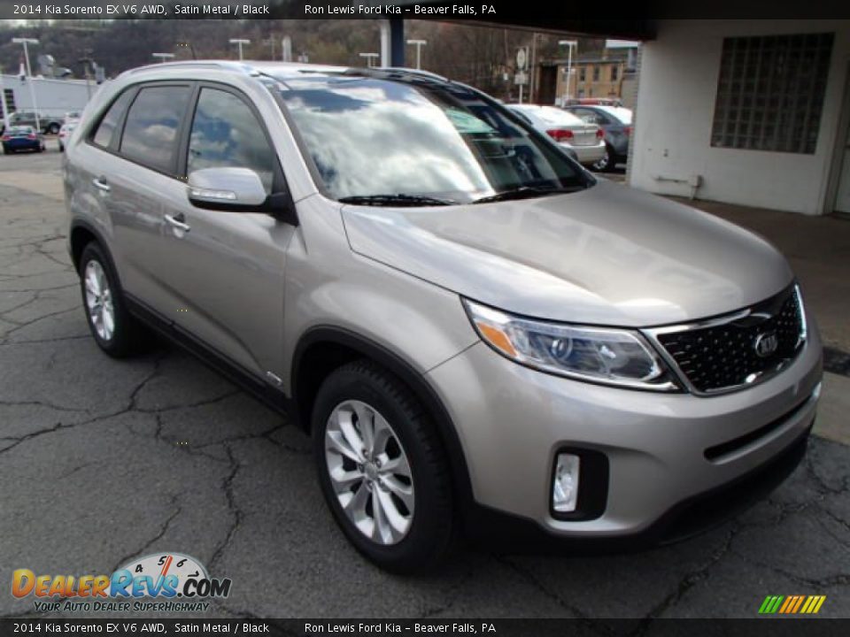 Front 3/4 View of 2014 Kia Sorento EX V6 AWD Photo #2