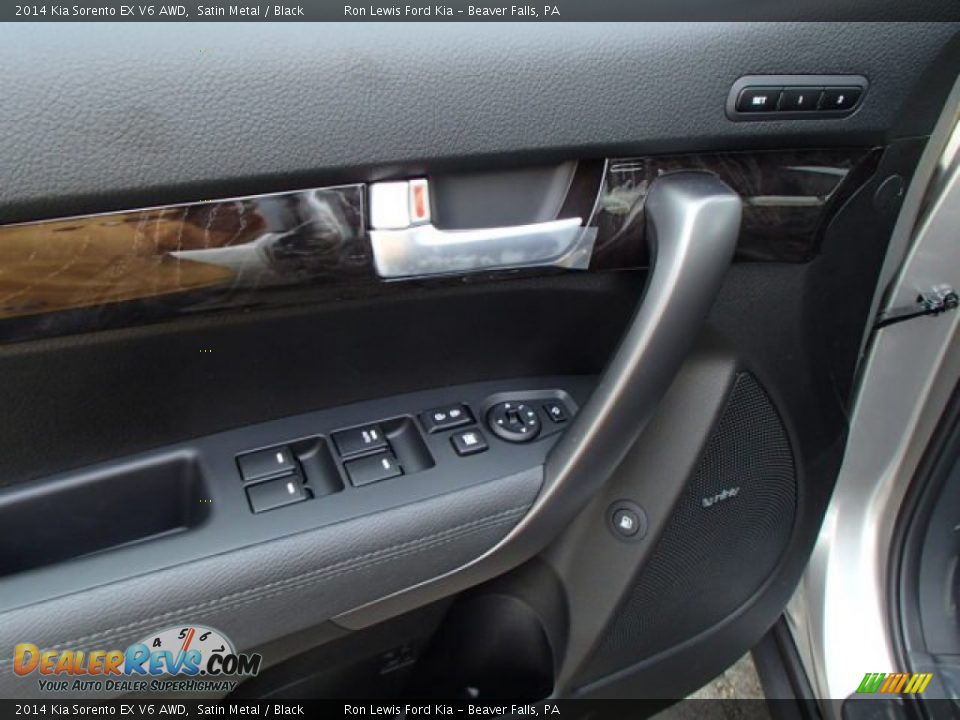 Controls of 2014 Kia Sorento EX V6 AWD Photo #14