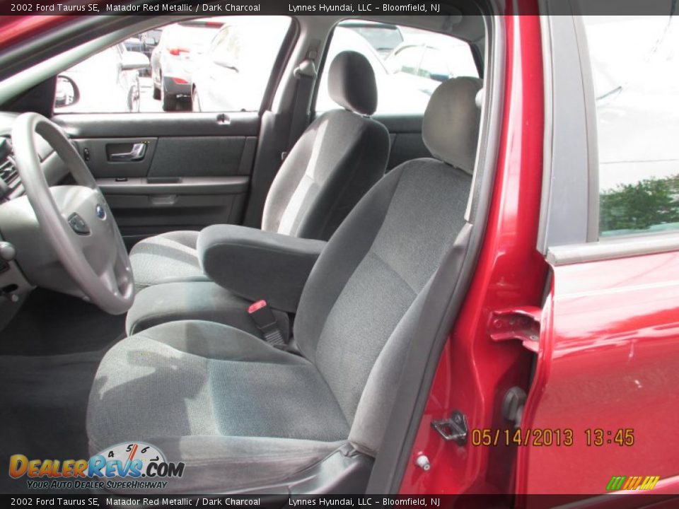 2002 Ford Taurus SE Matador Red Metallic / Dark Charcoal Photo #7