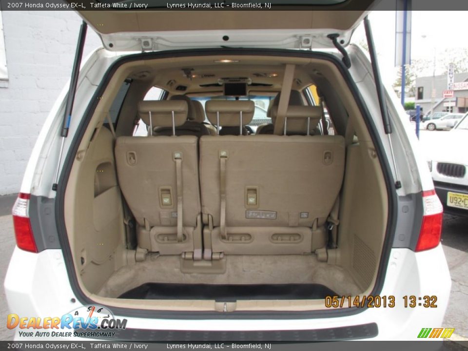 2007 Honda Odyssey EX-L Taffeta White / Ivory Photo #17