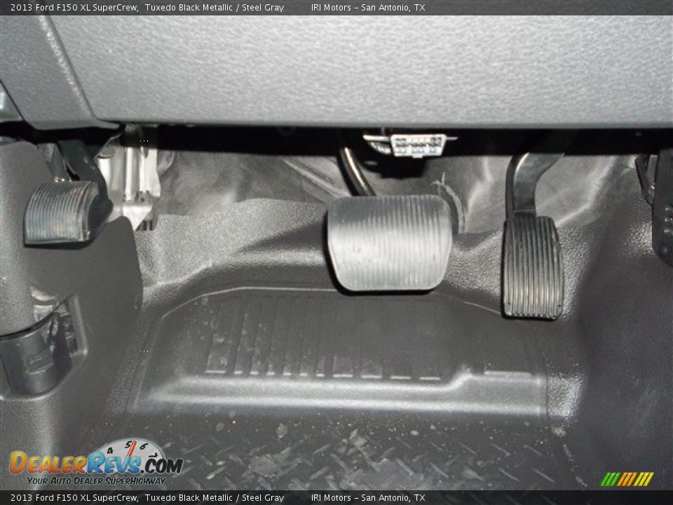 2013 Ford F150 XL SuperCrew Tuxedo Black Metallic / Steel Gray Photo #24