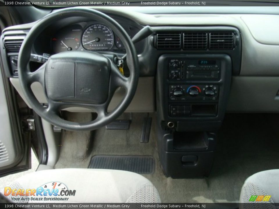 1998 Chevrolet Venture LS Medium Lichen Green Metallic / Medium Grey Photo #10