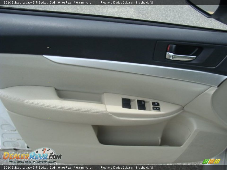 2010 Subaru Legacy 2.5i Sedan Satin White Pearl / Warm Ivory Photo #8
