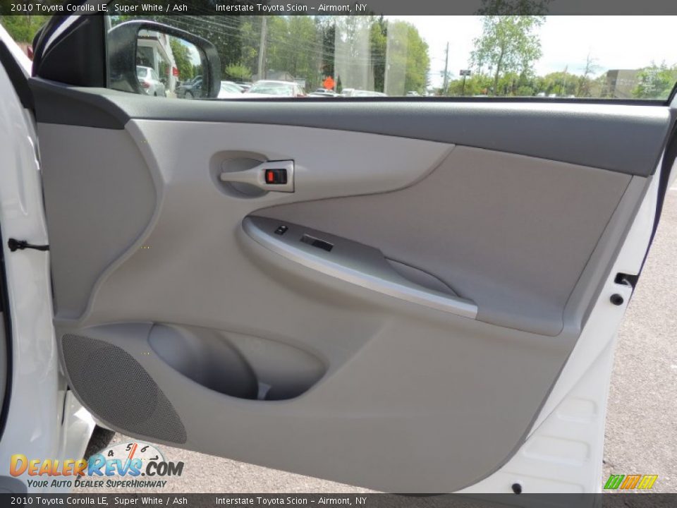 2010 Toyota Corolla LE Super White / Ash Photo #19