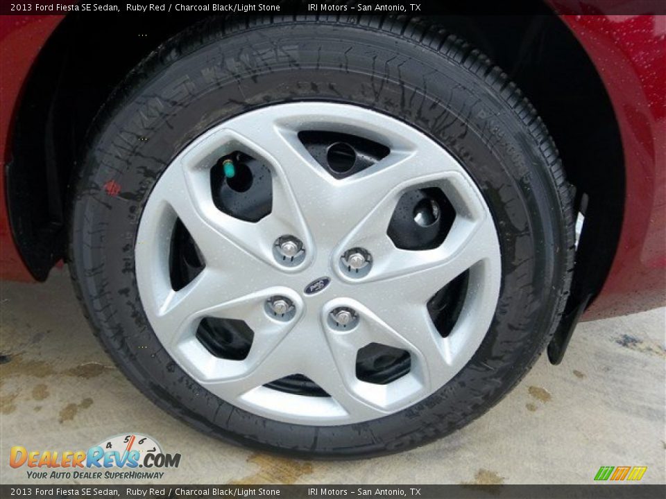 2013 Ford Fiesta SE Sedan Ruby Red / Charcoal Black/Light Stone Photo #8