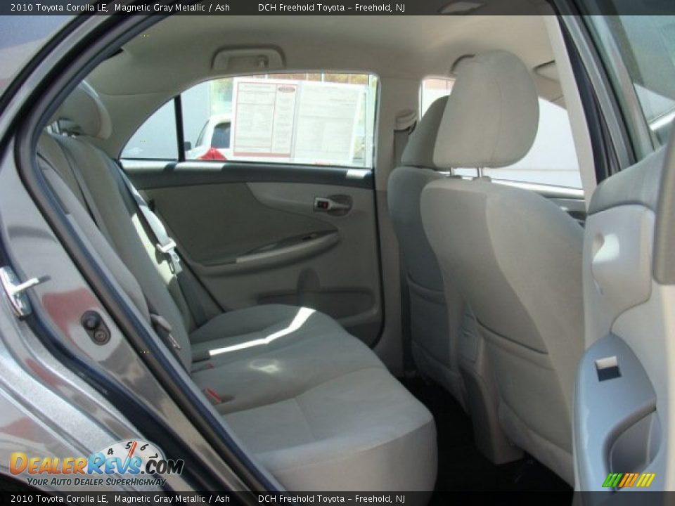 2010 Toyota Corolla LE Magnetic Gray Metallic / Ash Photo #23