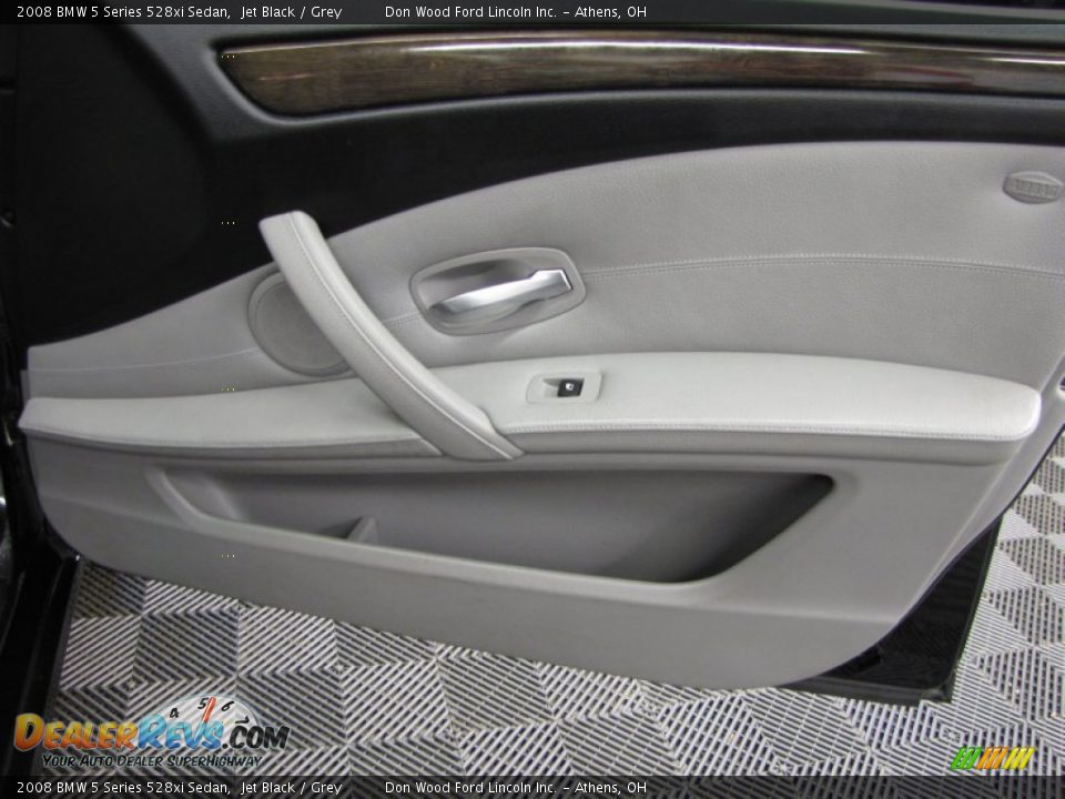 2008 BMW 5 Series 528xi Sedan Jet Black / Grey Photo #3