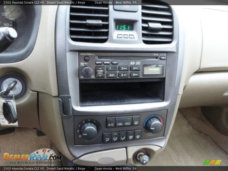 Controls of 2003 Hyundai Sonata GLS V6 Photo #19