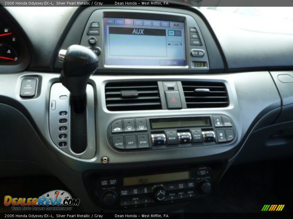 2006 Honda Odyssey EX-L Silver Pearl Metallic / Gray Photo #18