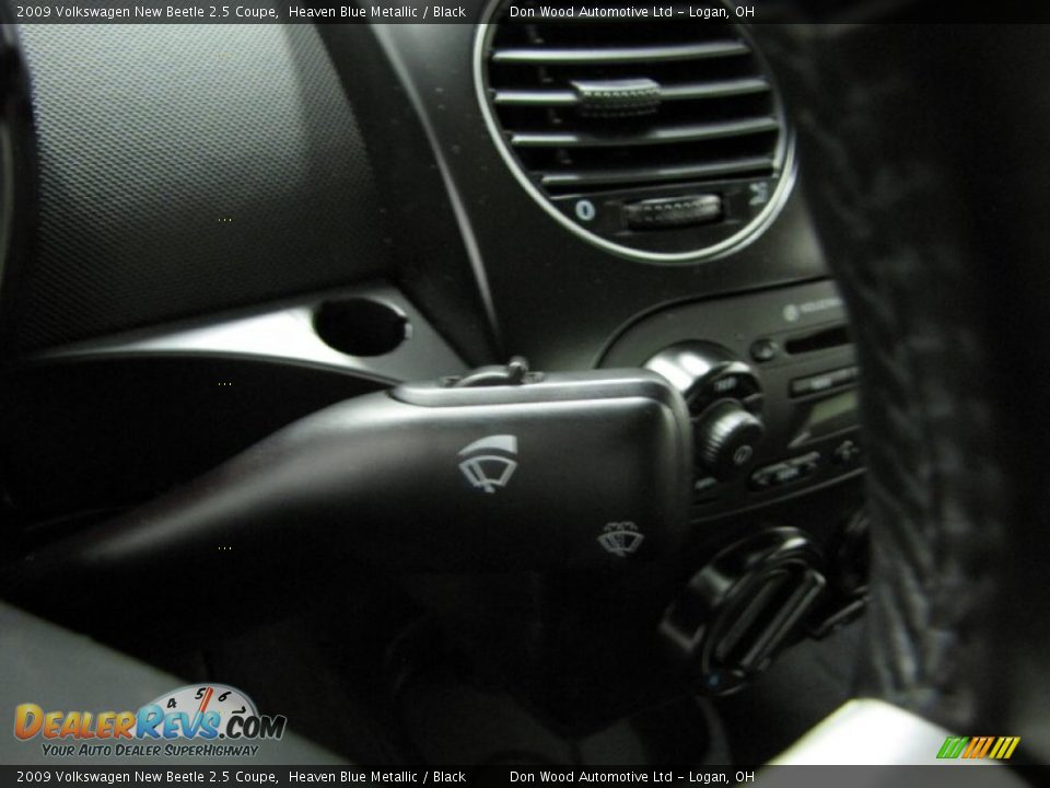 2009 Volkswagen New Beetle 2.5 Coupe Heaven Blue Metallic / Black Photo #13