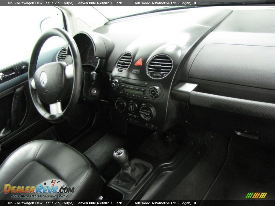 2009 Volkswagen New Beetle 2.5 Coupe Heaven Blue Metallic / Black Photo #14
