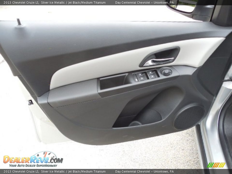 2013 Chevrolet Cruze LS Silver Ice Metallic / Jet Black/Medium Titanium Photo #12