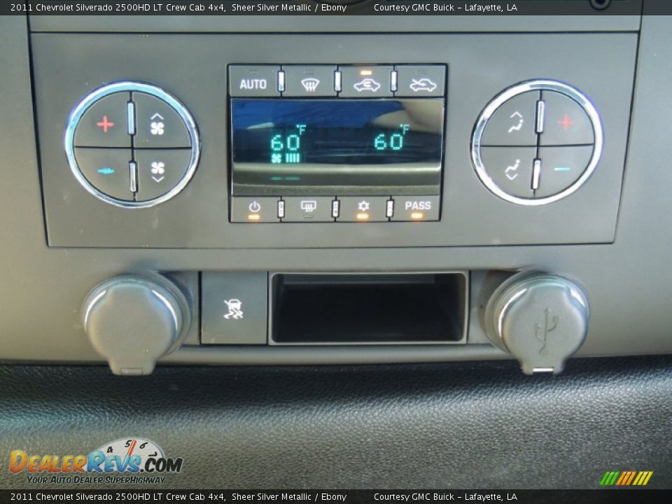 2011 Chevrolet Silverado 2500HD LT Crew Cab 4x4 Sheer Silver Metallic / Ebony Photo #19