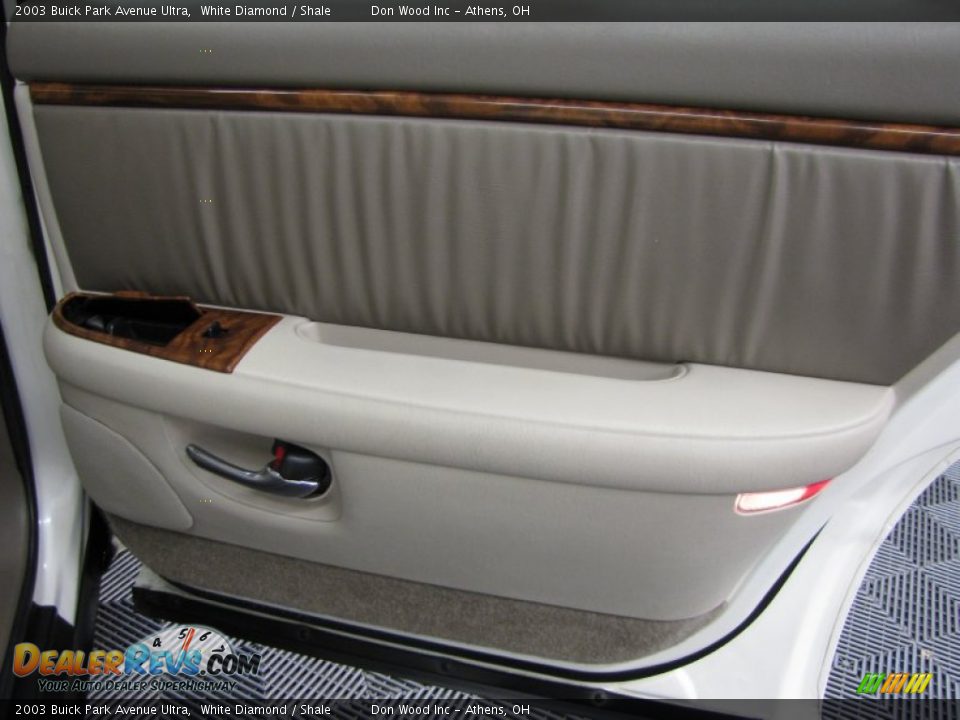 Door Panel of 2003 Buick Park Avenue Ultra Photo #13