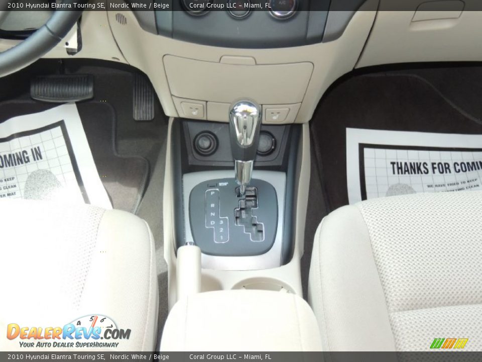 2010 Hyundai Elantra Touring SE Nordic White / Beige Photo #17