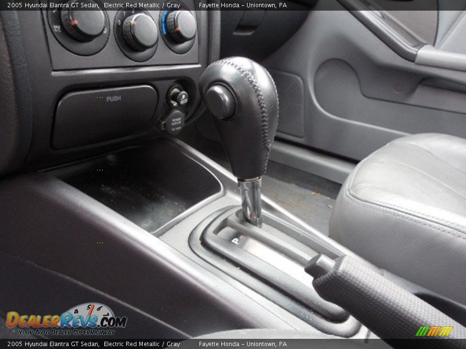 2005 Hyundai Elantra GT Sedan Electric Red Metallic / Gray Photo #13