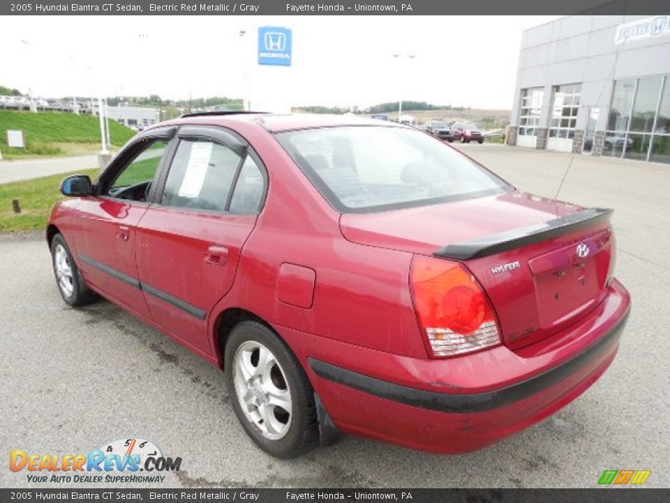 2005 Hyundai Elantra GT Sedan Electric Red Metallic / Gray Photo #17