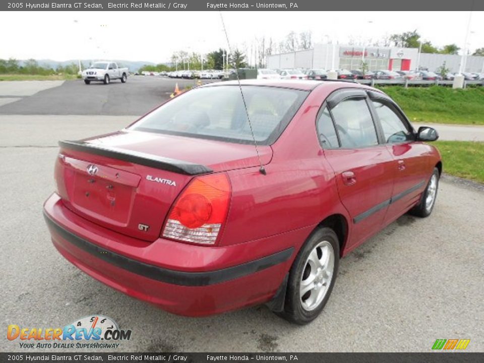 2005 Hyundai Elantra GT Sedan Electric Red Metallic / Gray Photo #18