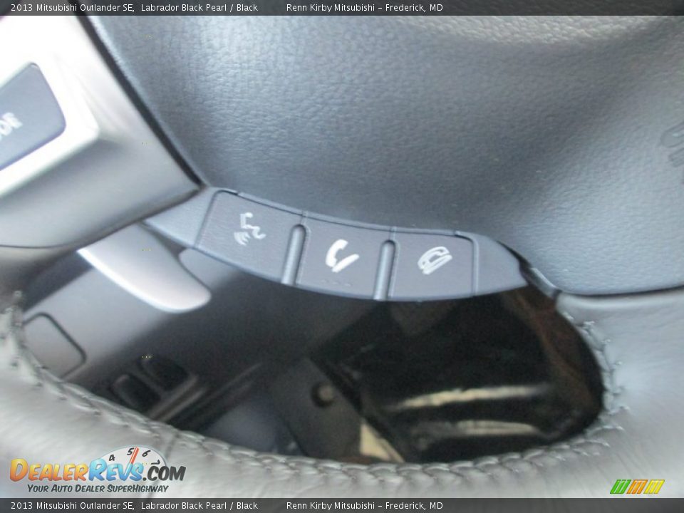 2013 Mitsubishi Outlander SE Labrador Black Pearl / Black Photo #18