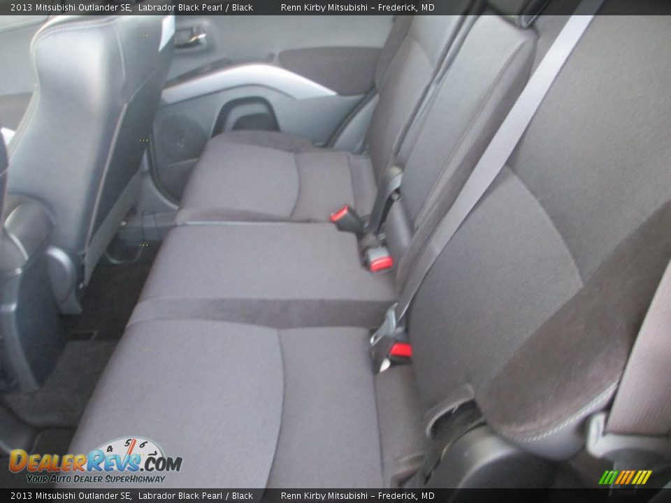 2013 Mitsubishi Outlander SE Labrador Black Pearl / Black Photo #32