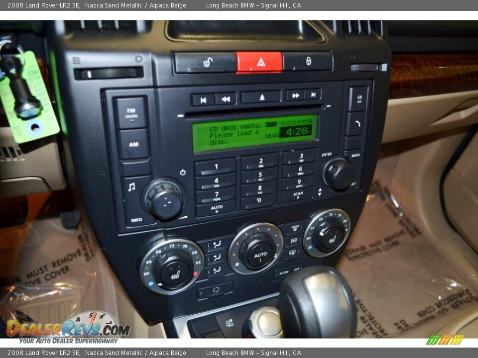 Controls of 2008 Land Rover LR2 SE Photo #23