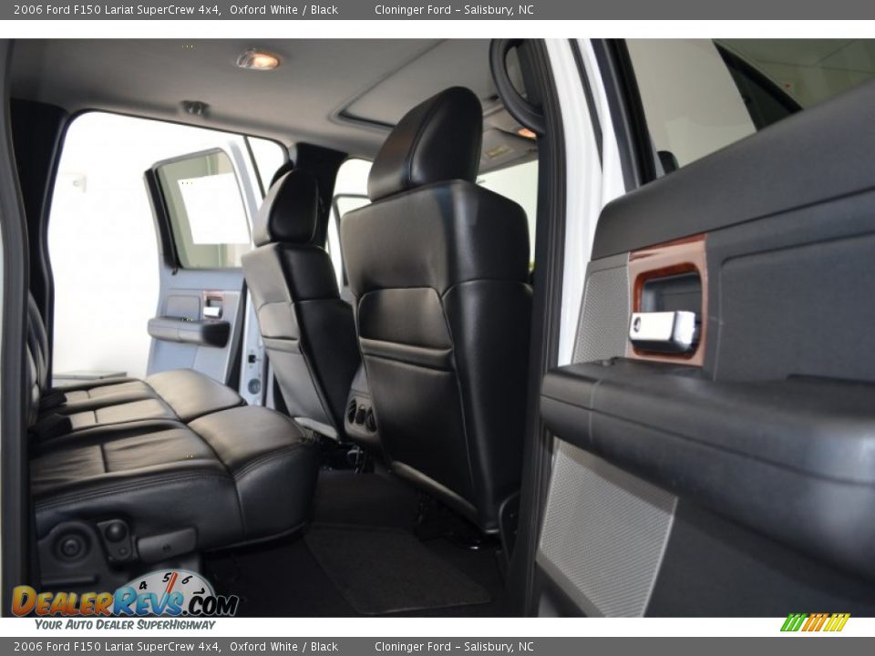 2006 Ford F150 Lariat SuperCrew 4x4 Oxford White / Black Photo #12