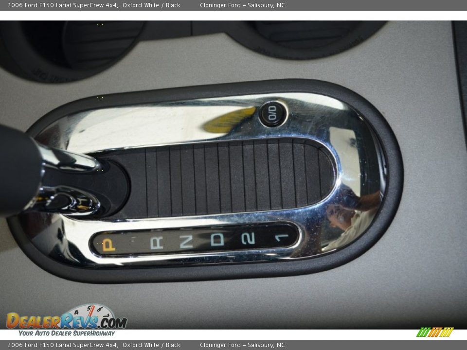 2006 Ford F150 Lariat SuperCrew 4x4 Oxford White / Black Photo #29