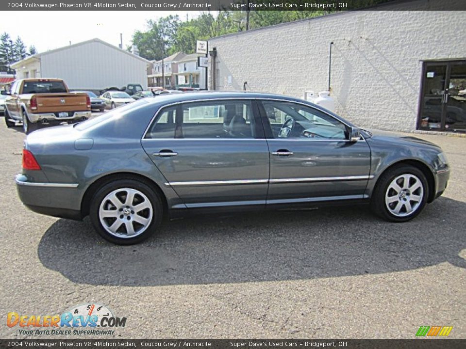 2004 Volkswagen Phaeton V8 4Motion Sedan Coucou Grey / Anthracite Photo #9