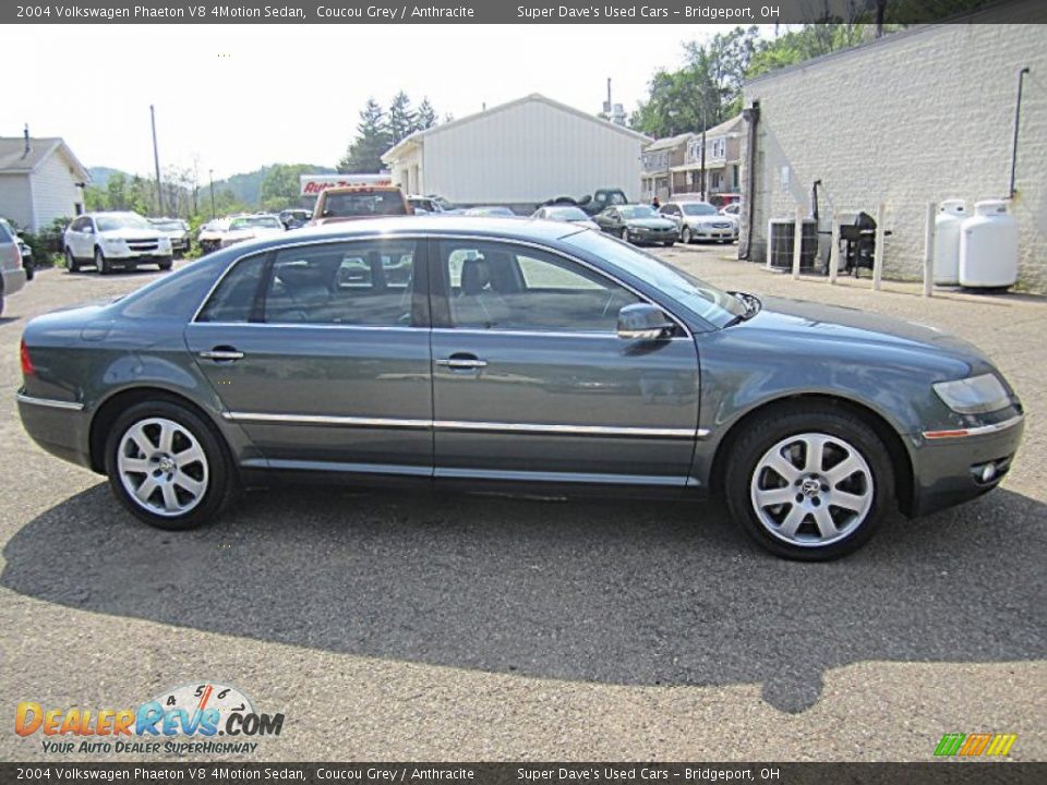 2004 Volkswagen Phaeton V8 4Motion Sedan Coucou Grey / Anthracite Photo #10