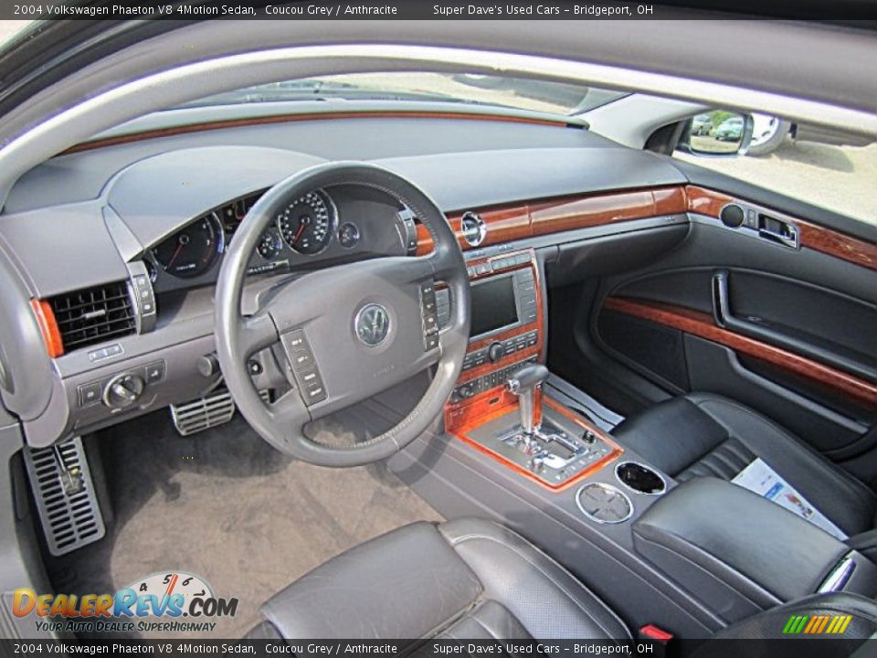 2004 Volkswagen Phaeton V8 4Motion Sedan Coucou Grey / Anthracite Photo #18