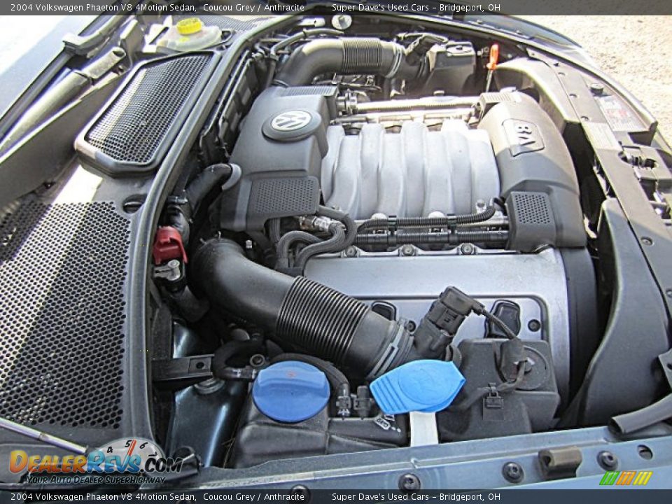 2004 Volkswagen Phaeton V8 4Motion Sedan Coucou Grey / Anthracite Photo #33