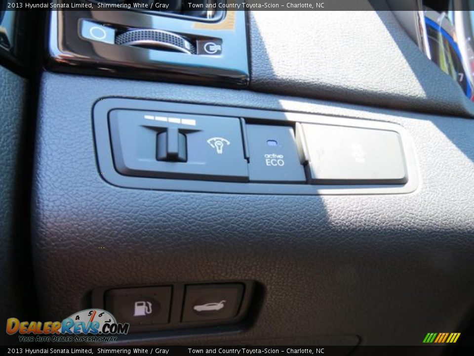2013 Hyundai Sonata Limited Shimmering White / Gray Photo #31
